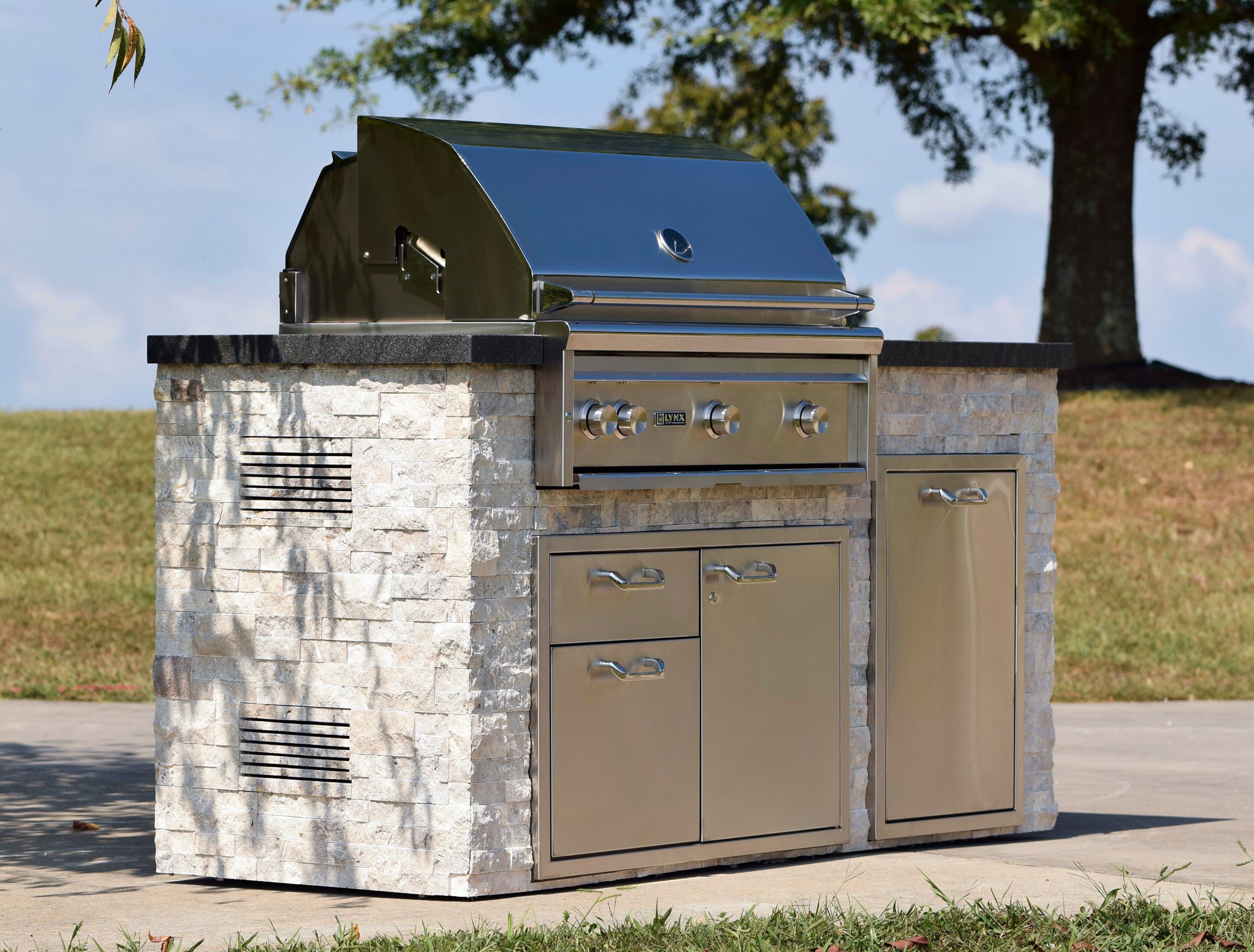 Lynx Outdoor Kitchens