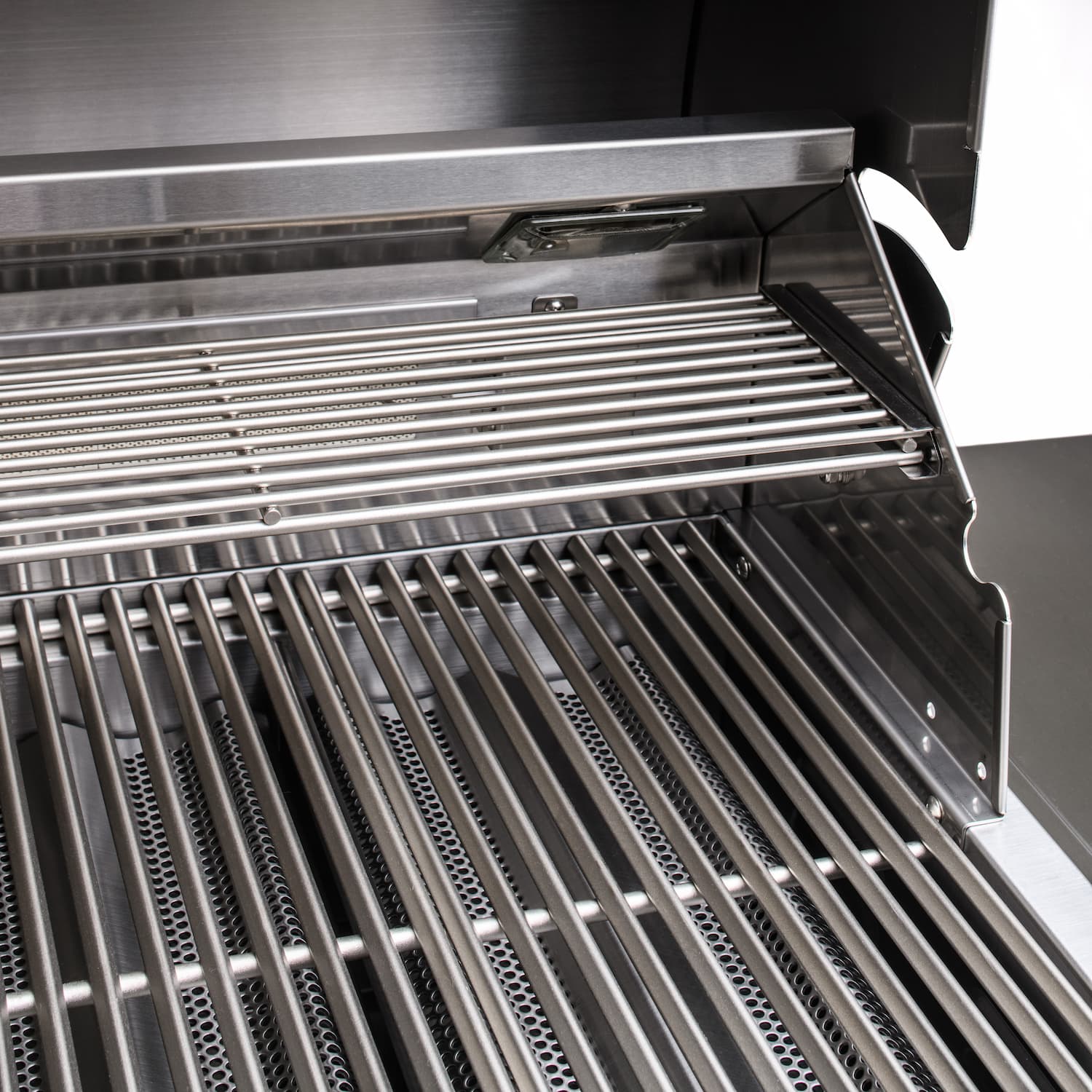 Blaze  LTE 32-Inch 4-Burner Built-In Propane Or Natural Gas Grill With Rear Infrared Burner & Grill Lights-BLZ-4LTE2