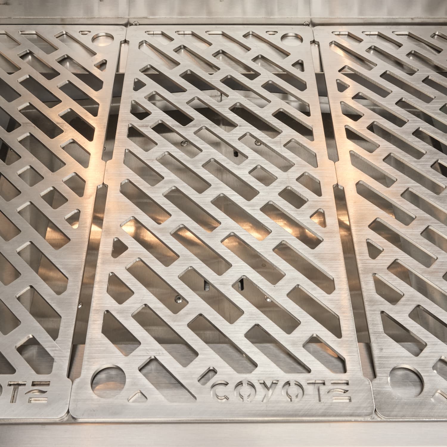 Coyote 28-Inch Built-In Pellet Grill - C2P28