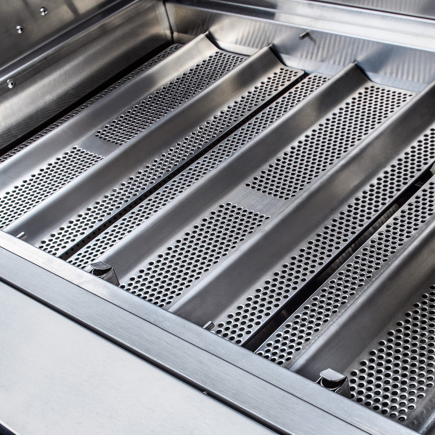 Blaze Professional LUX 34 Inch 3 Burner Natural Or Propane Gas Grill - BLZ-3PRO