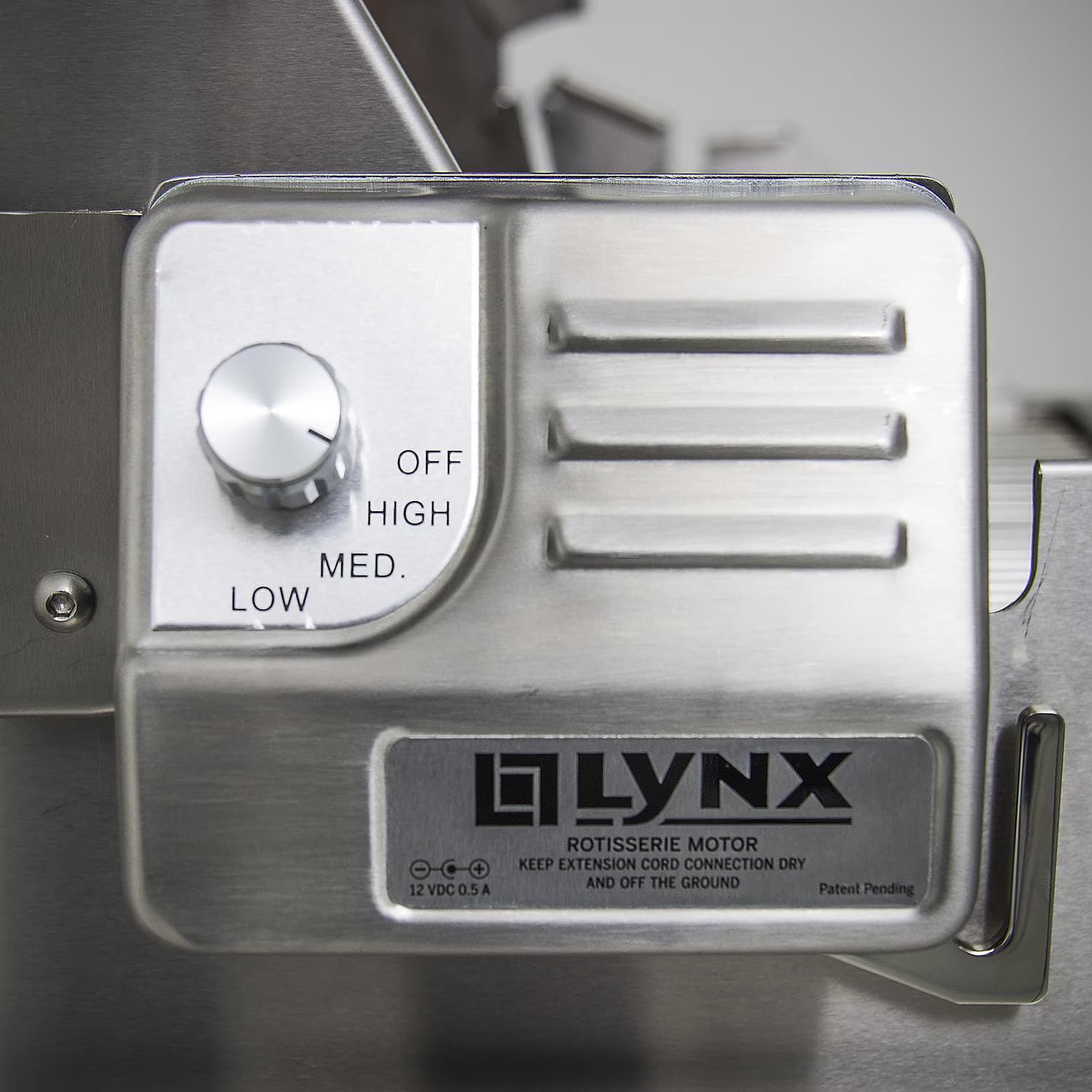Lynx  Professional 30" Built-In Grill with Rotisserie-L30R-3